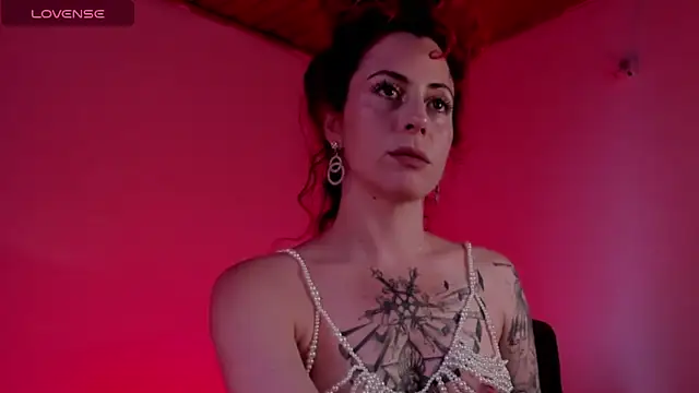 Snapshot of Borbala_Iggy chatting on December 2024 05:26:01 PM Borbala Iggy online show from December 2024 05:26:01 PM