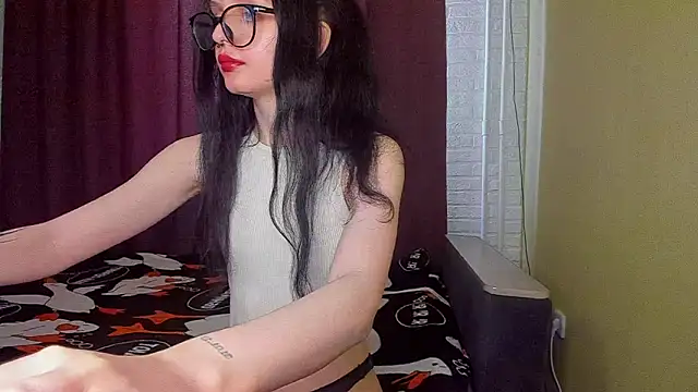 Snapshot of Hi_Kitti chatting on March 2025 09:17:02 AM Hi Kitti online show from March 2025 09:17:02 AM