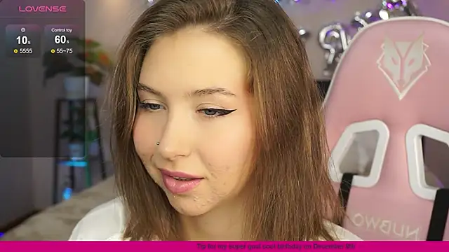 LinaSiren online show from December 2024 06:33:01 AM