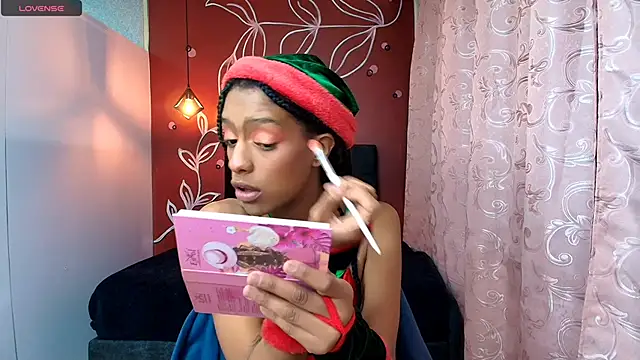 Zia Green online show from December 2024 11:17:01 AM