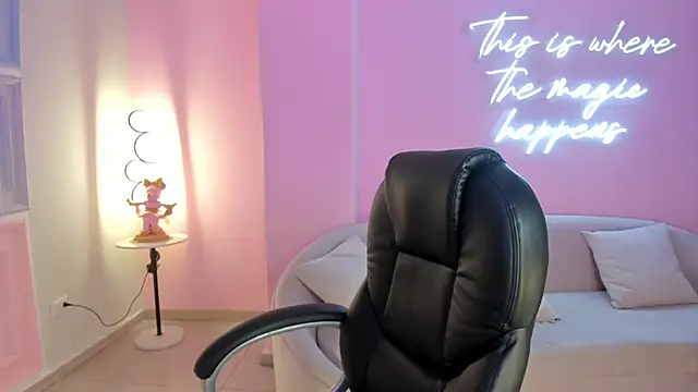 Snapshot of IrinaPortman chatting on January 2025 03:48:01 AM IrinaPortman online show from January 2025 03:48:01 AM