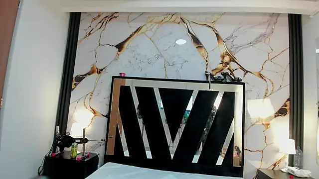 KarinaSimonz online show from September 2025 07:58:01 PM