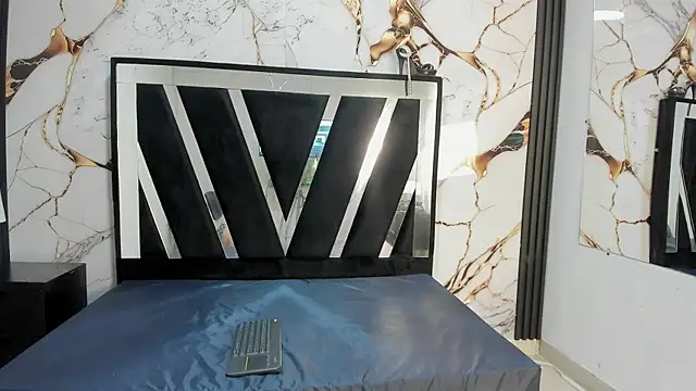 KarinaSimonz online show from October 2025 07:13:02 PM