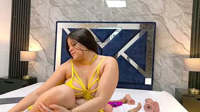 KarinaSimonz online show from June 2026 07:57:02 PM