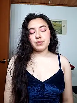 Emi chik online show from January 2026 11:01:02 AM