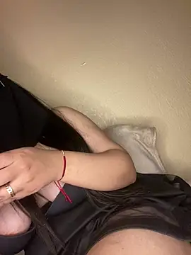 Snapshot of Cameelia chatting on January 2025 01:02:01 AM Cameelia online show from January 2025 01:02:01 AM