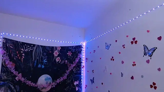 Emillyy m online show from September 2025 08:41:01 PM