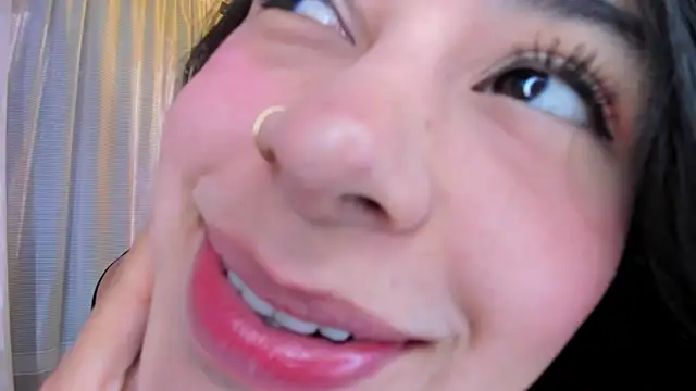 Snapshot of GabyButtler1 chatting on January 2025 01:52:01 PM GabyButtler1 online show from January 2025 01:52:01 PM