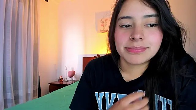 Snapshot of GabyButtler1 chatting on March 2025 08:32:02 PM GabyButtler1 online show from March 2025 08:32:02 PM