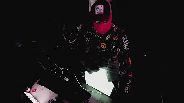 Pressure69mee online show from February 2025 06:26:02 PM