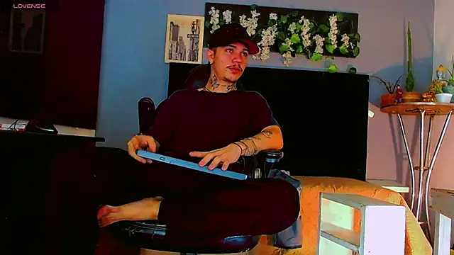 HannibalLester online show from July 2026 04:48:01 AM