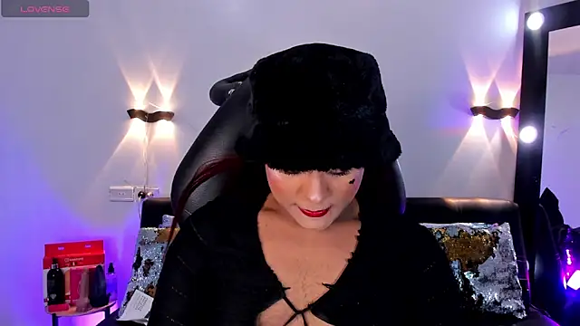 Emili Roux online show from April 2026 06:10:01 PM