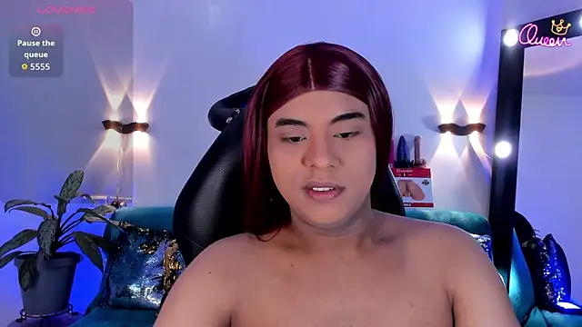 Emili Roux online show from May 2026 10:32:02 AM