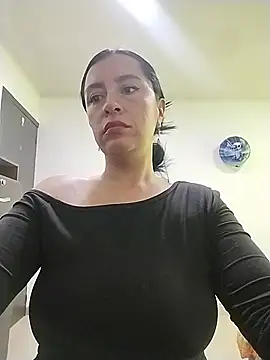 hailey85 online show from May 2026 08:32:01 PM