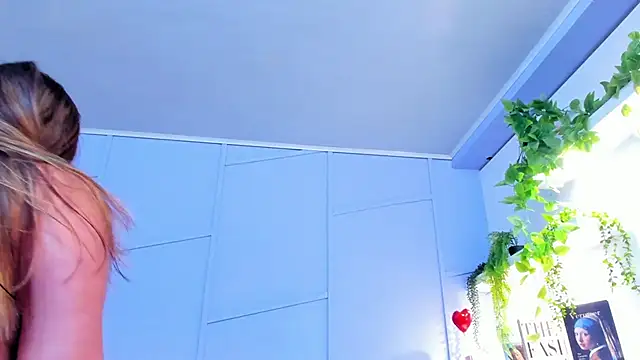 nathalie rossel online show from October 2025 07:14:02 PM