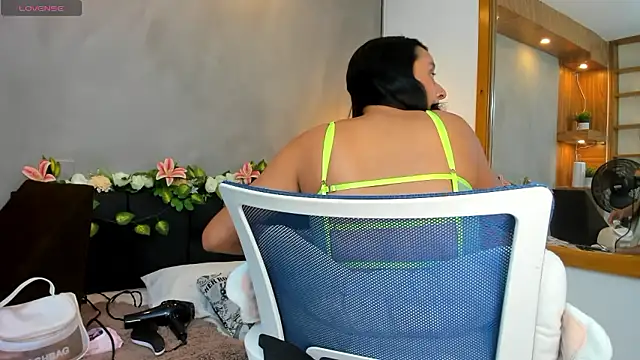 Hannah williams1 online show from December 2024 07:23:01 PM