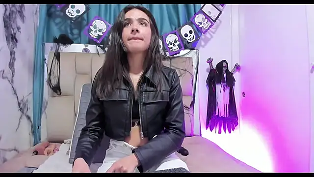 dafne queenn online show from October 2025 12:26:01 PM