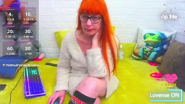 RedHousewife online show from April 2026 08:57:02 PM
