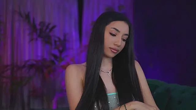 Snapshot of GinaValentinna chatting on November 2025 07:58:01 PM GinaValentinna online show from November 2025 07:58:01 PM