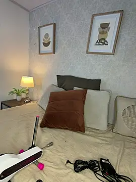 Snapshot of Caroline_dh chatting on May 2026 10:32:02 AM Caroline dh online show from May 2026 10:32:02 AM