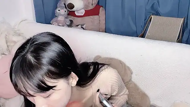 Lili-2 online show from November 2025 01:55:01 PM