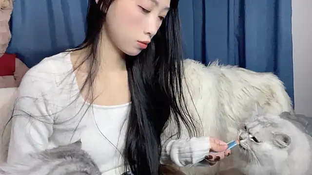 Lili-2 online show from March 2026 04:57:01 PM