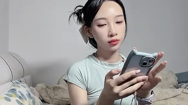 Lili-2 online show from June 2026 03:57:01 PM