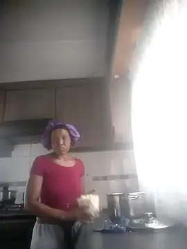 Snapshot of Feathergal69_ chatting on January 2025 05:05:01 AM Feathergal69 online show from January 2025 05:05:01 AM