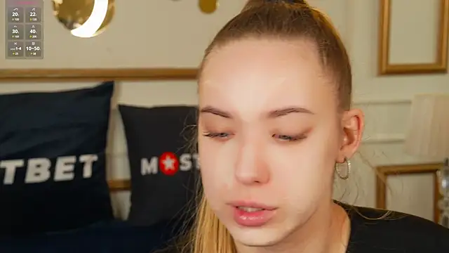 Julia  Star  online show from December 2024 11:45:02 AM