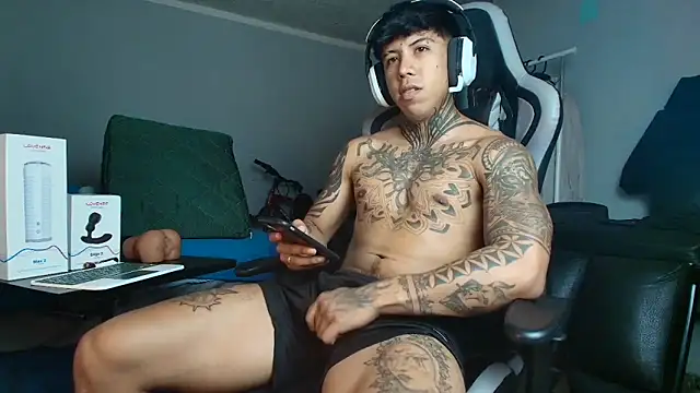 Snapshot of Nickhot0609 chatting on September 2025 08:20:02 PM Nickhot0609 online show from September 2025 08:20:02 PM