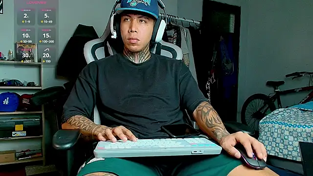 Snapshot of Nickhot0609 chatting on October 2025 04:27:02 PM Nickhot0609 online show from October 2025 04:27:02 PM