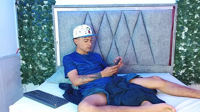 Snapshot of Edward_Milleer chatting on December 2024 04:09:01 PM Edward Milleer online show from December 2024 04:09:01 PM