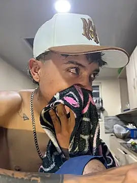 Snapshot of Edward_Milleer chatting on December 2024 06:09:01 AM Edward Milleer online show from December 2024 06:09:01 AM