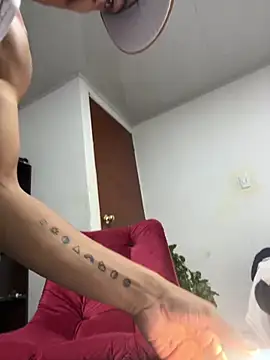 Snapshot of Edward_Milleer chatting on December 2024 04:20:01 PM Edward Milleer online show from December 2024 04:20:01 PM