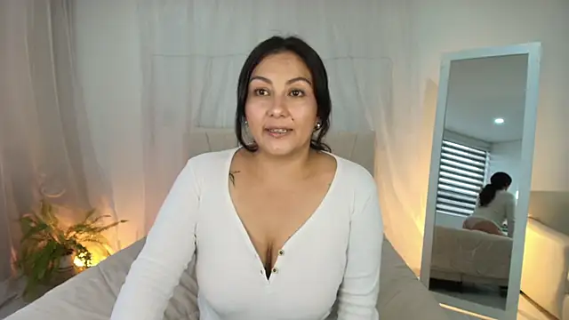 karla paradise  online show from April 2026 08:29:02 PM