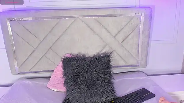 Snapshot of Emma_Payton chatting on January 2025 05:44:01 PM Emma Payton online show from January 2025 05:44:01 PM