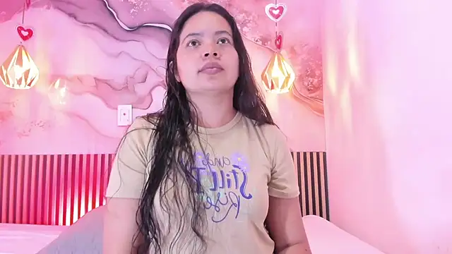 Snapshot of EvelynSweet1 chatting on April 2026 07:14:01 PM EvelynSweet1 online show from April 2026 07:14:01 PM