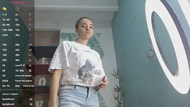 Snapshot of Mia-kalinfa chatting on December 2024 12:30:01 PM Mia-kalinfa online show from December 2024 12:30:01 PM
