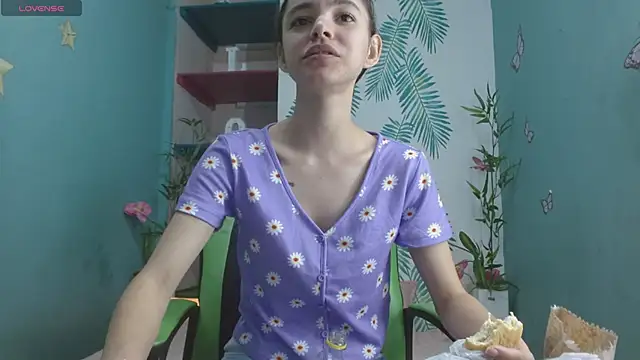 Snapshot of Mia-kalinfa chatting on December 2024 12:23:01 PM Mia-kalinfa online show from December 2024 12:23:01 PM