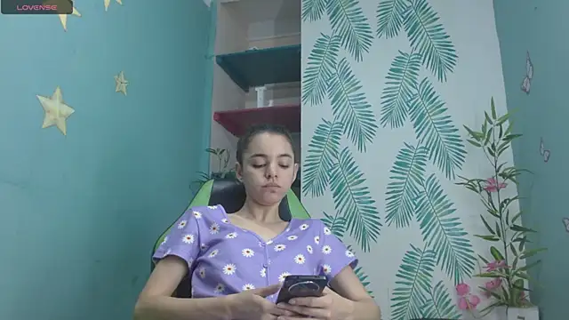 Snapshot of Mia-kalinfa chatting on January 2025 12:31:01 PM Mia-kalinfa online show from January 2025 12:31:01 PM
