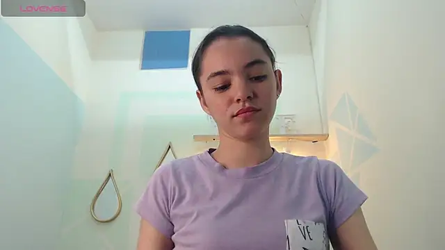 Snapshot of Mia-kalinfa chatting on February 2025 12:48:02 PM Mia-kalinfa online show from February 2025 12:48:02 PM