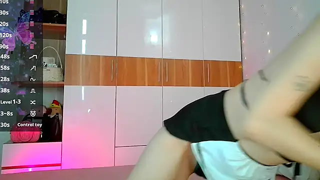 Snapshot of Taiyu_Yoshiwara chatting on November 2025 11:38:02 PM Taiyu Yoshiwara online show from November 2025 11:38:02 PM