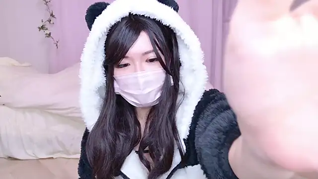 Snapshot of NAMI_s2 chatting on February 2025 10:09:01 PM NAMI s2 online show from February 2025 10:09:01 PM