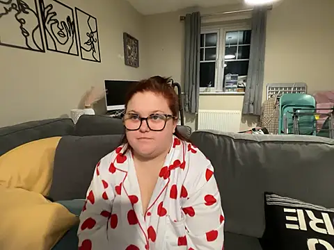 Snapshot of Tallulah-mae-xoxox chatting on January 2025 06:43:02 PM Tallulah-mae-xoxox online show from January 2025 06:43:02 PM