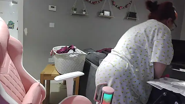 Snapshot of Tallulah-mae-xoxox chatting on March 2025 06:58:01 PM Tallulah-mae-xoxox online show from March 2025 06:58:01 PM