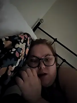 Snapshot of Tallulah-mae-xoxox chatting on November 2025 01:13:02 PM Tallulah-mae-xoxox online show from November 2025 01:13:02 PM