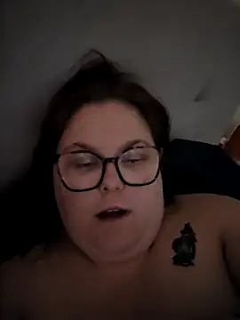 Snapshot of Tallulah-mae-xoxox chatting on November 2025 01:20:01 PM Tallulah-mae-xoxox online show from November 2025 01:20:01 PM