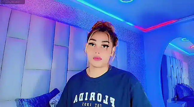 Snapshot of Hallyhott chatting on March 2025 07:53:01 AM Hallyhott online show from March 2025 07:53:01 AM