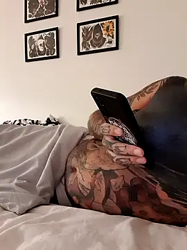 Snapshot of tattooedtwc chatting on December 2025 05:42:02 PM tattooedtwc online show from December 2025 05:42:02 PM