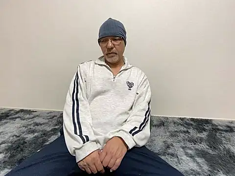 Snapshot of Grandpa29hijii chatting on February 2025 12:37:02 PM Grandpa29hijii online show from February 2025 12:37:02 PM